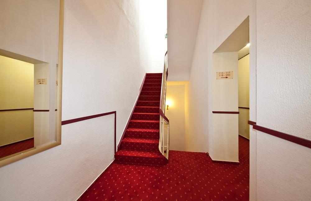 Hotel Leonet Κολωνία Εξωτερικό φωτογραφία